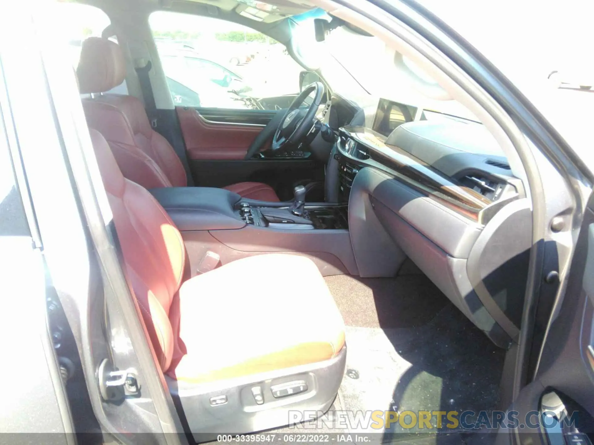 5 fotografías del automóvil dañado JTJDY7AX0L4313347 LEXUS LX 2020