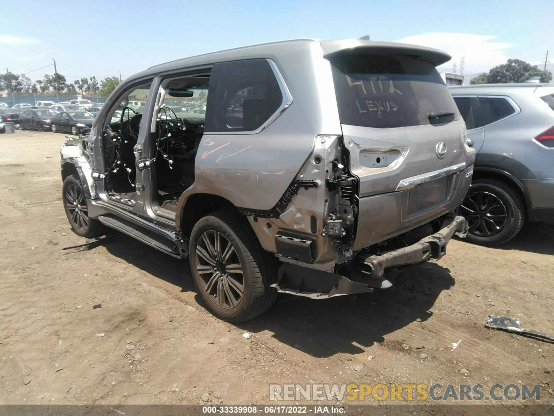 3 fotografías del automóvil dañado JTJDY7AX5M4337113 LEXUS LX 2021