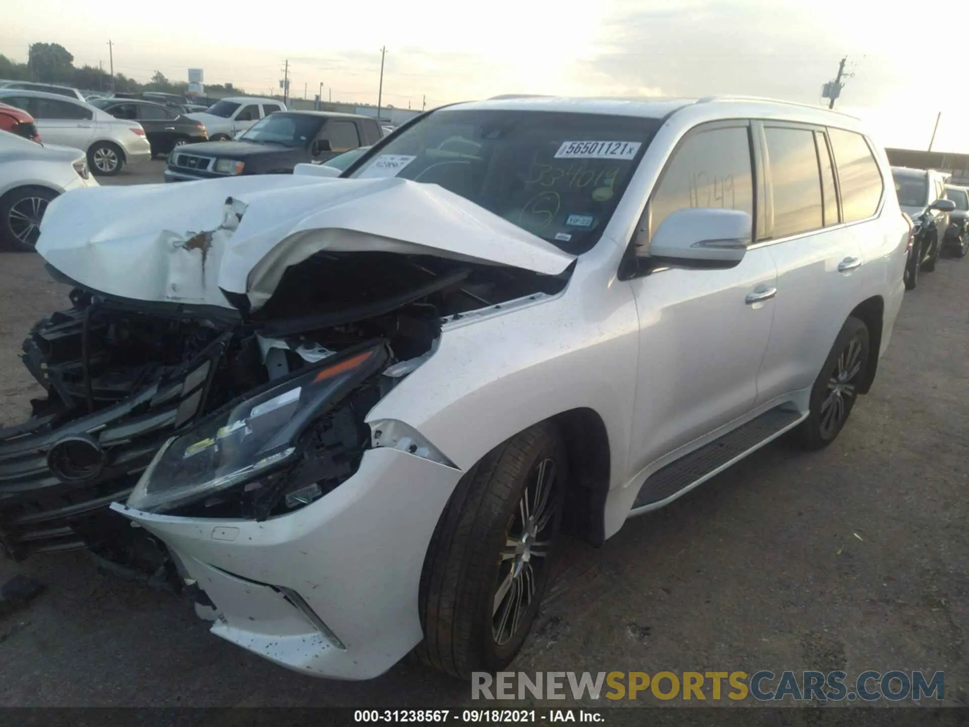 2 fotografías del automóvil dañado JTJFY7AX8M4334019 LEXUS LX 2021