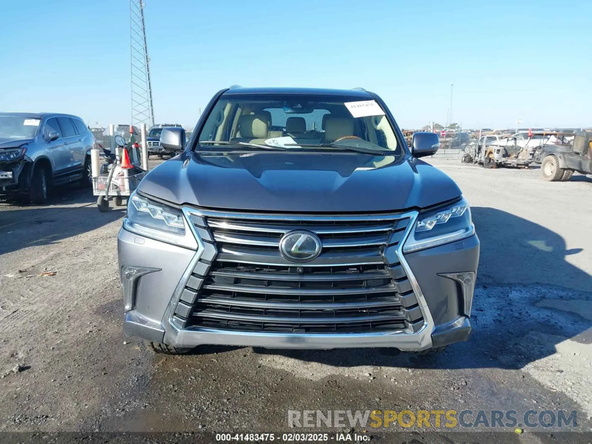 12 fotografías del automóvil dañado JTJHY7AX2K4285065 LEXUS LX 570 2019