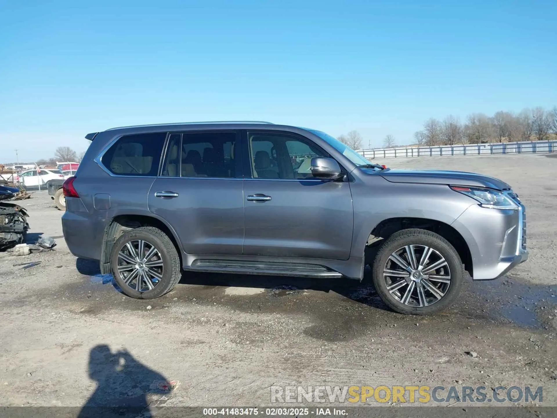 13 fotografías del automóvil dañado JTJHY7AX2K4285065 LEXUS LX 570 2019