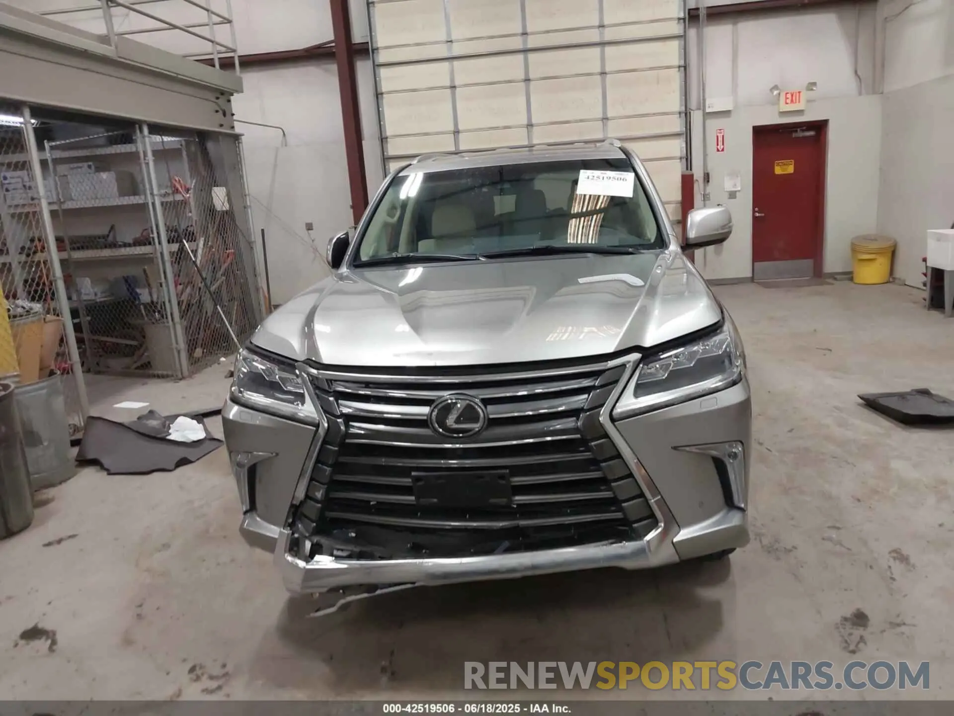 12 fotografías del automóvil dañado JTJFY7AX6L4317668 LEXUS LX 570 2020