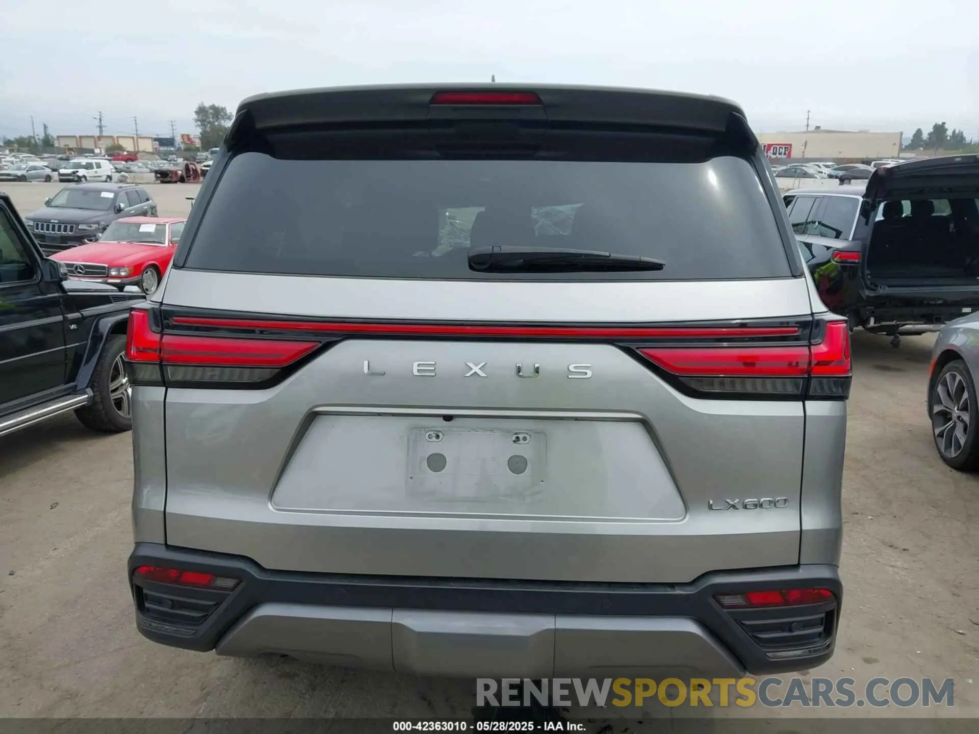 16 fotografías del automóvil dañado JTJAB7CX4N4000712 LEXUS LX 600 2022