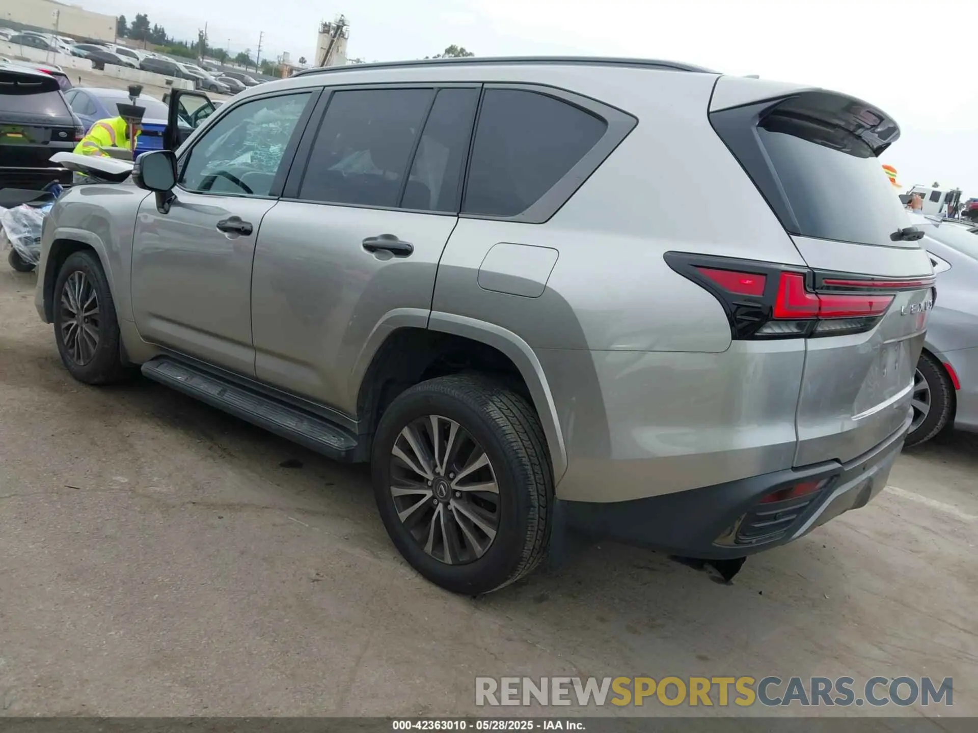 3 fotografías del automóvil dañado JTJAB7CX4N4000712 LEXUS LX 600 2022