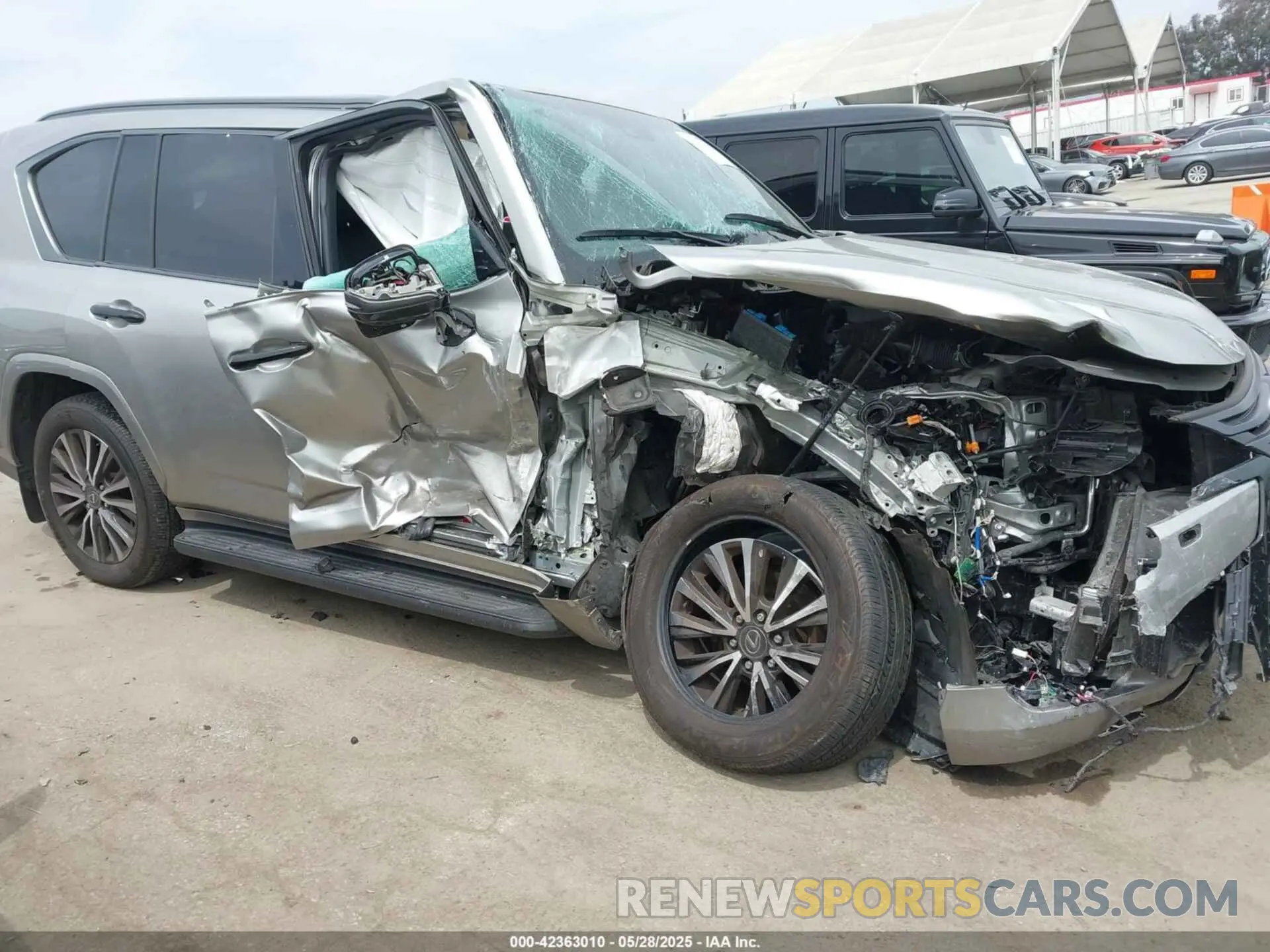 6 fotografías del automóvil dañado JTJAB7CX4N4000712 LEXUS LX 600 2022