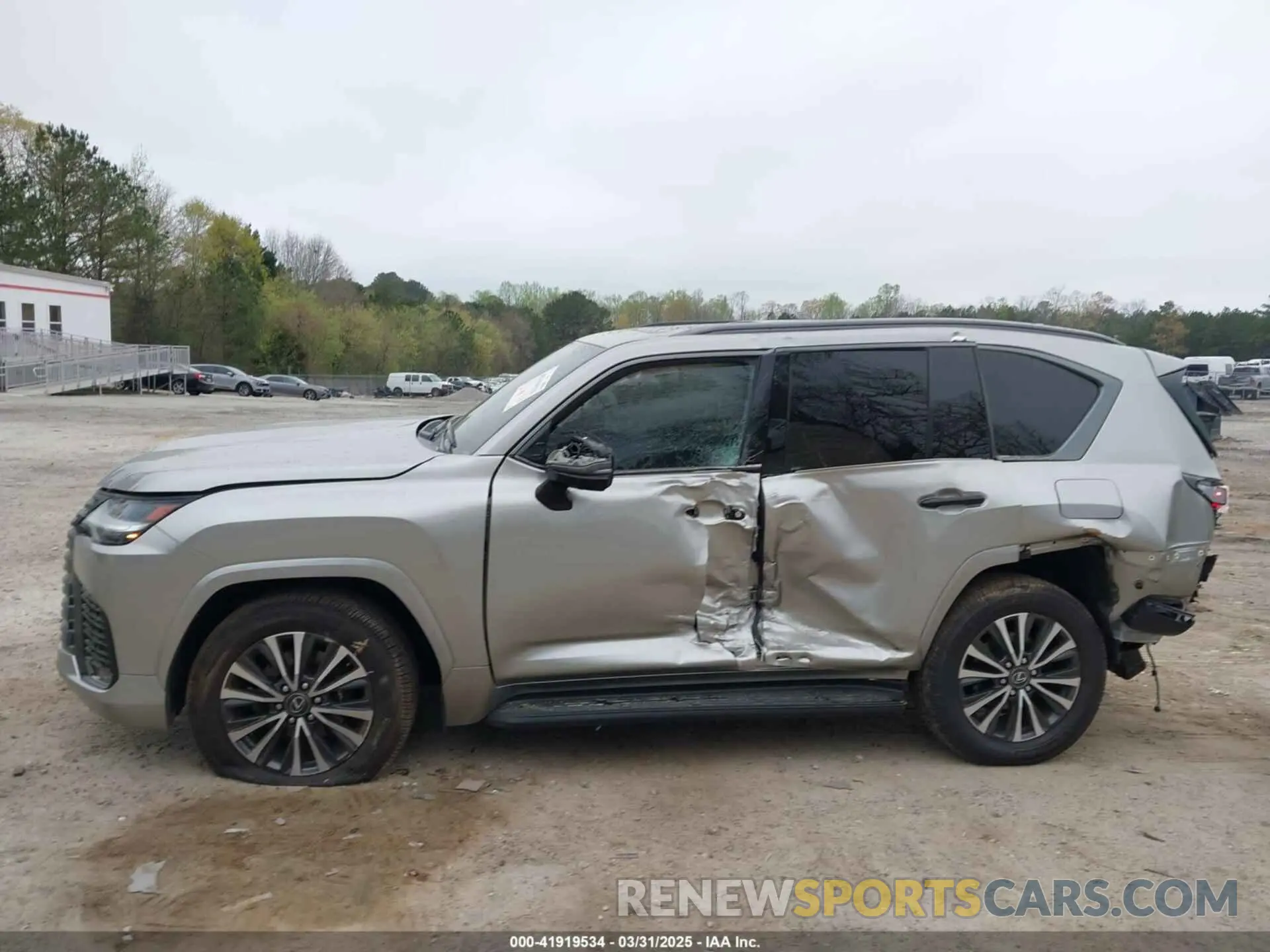 13 fotografías del automóvil dañado JTJAB7CX9R4051192 LEXUS LX 600 2024