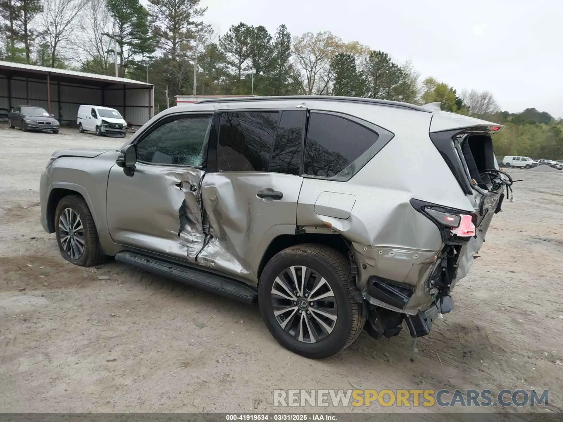 3 fotografías del automóvil dañado JTJAB7CX9R4051192 LEXUS LX 600 2024