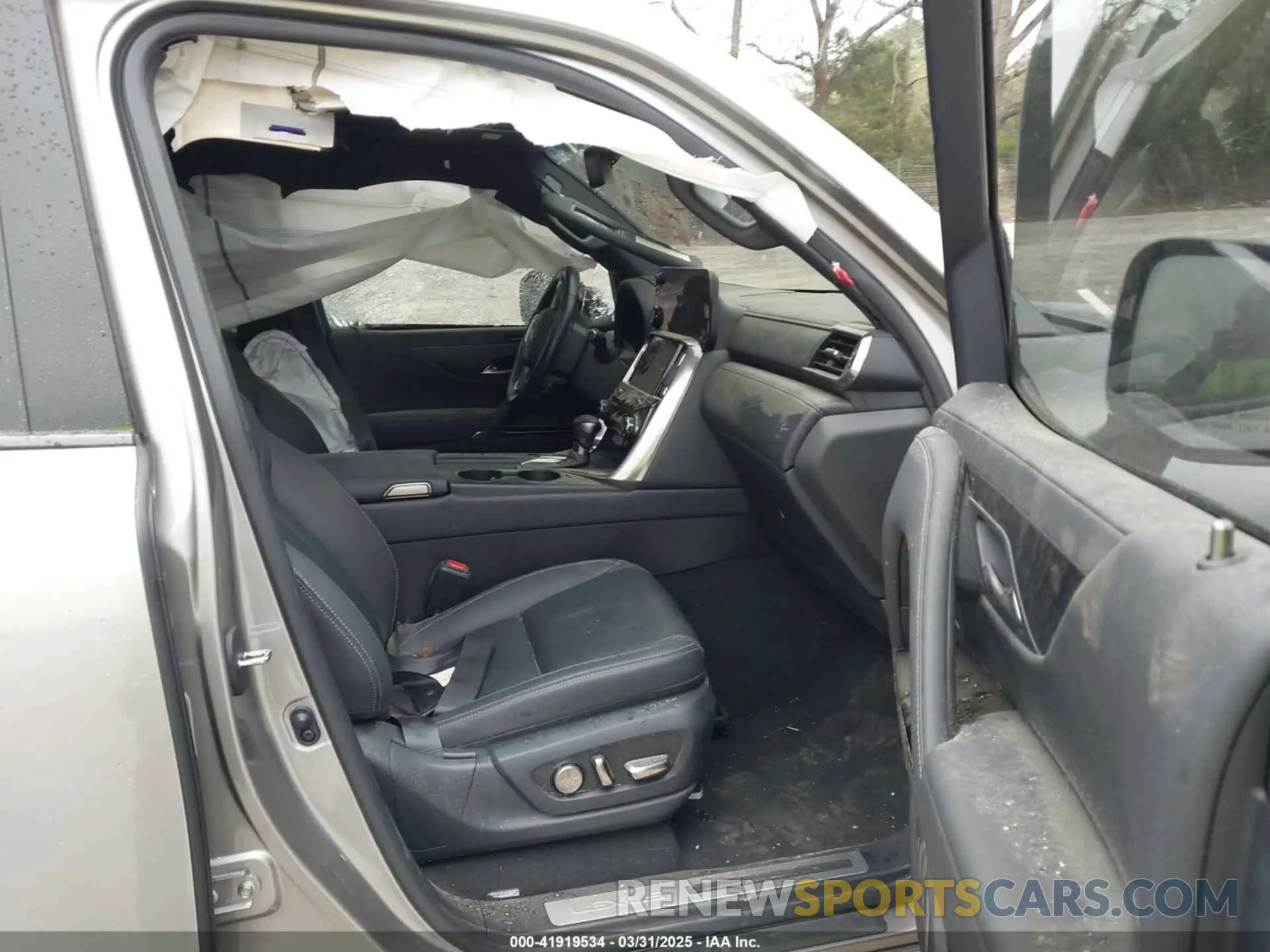 5 fotografías del automóvil dañado JTJAB7CX9R4051192 LEXUS LX 600 2024