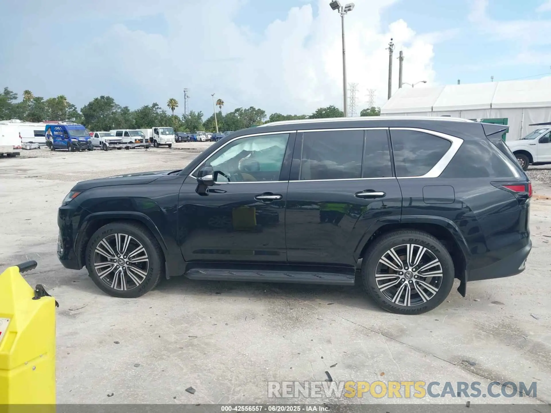 14 fotografías del automóvil dañado JTJGB7CX2S4072854 LEXUS LX 600 2025