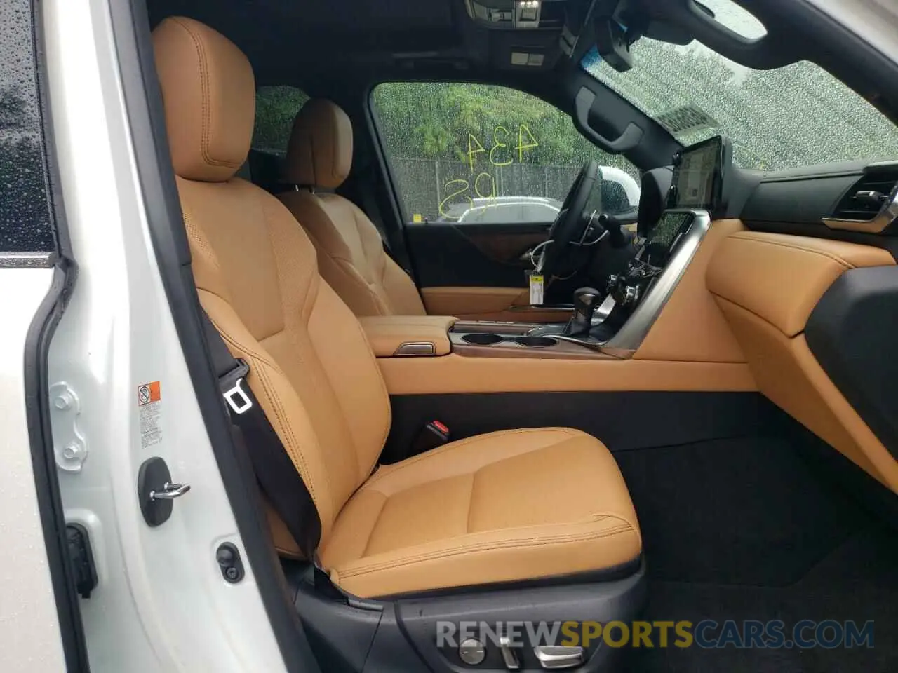 5 fotografías del automóvil dañado JTJGB7CXXN4003236 LEXUS LX 600 BAS 2022