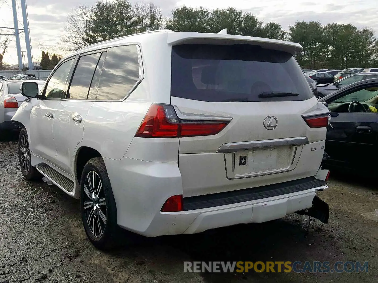 3 fotografías del automóvil dañado JTJHY7AXXK4296640 LEXUS LX570 2019