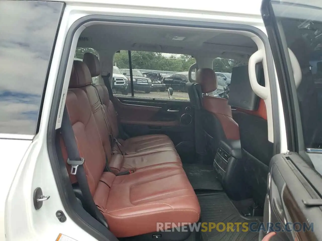 11 fotografías del automóvil dañado JTJHY7AXXK4297982 LEXUS LX570 2019