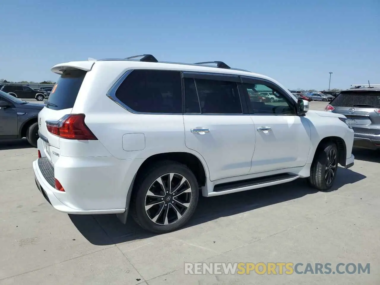 3 fotografías del automóvil dañado JTJDY7AX6M4344040 LEXUS LX570 2021