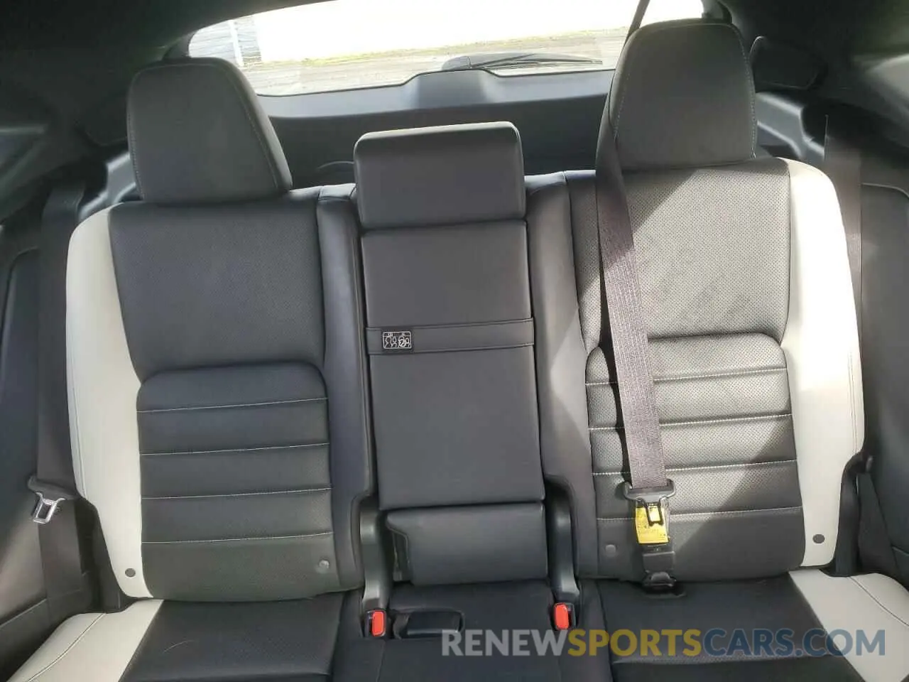 10 fotografías del automóvil dañado JTJBARBZ3K2211753 LEXUS NX 2019