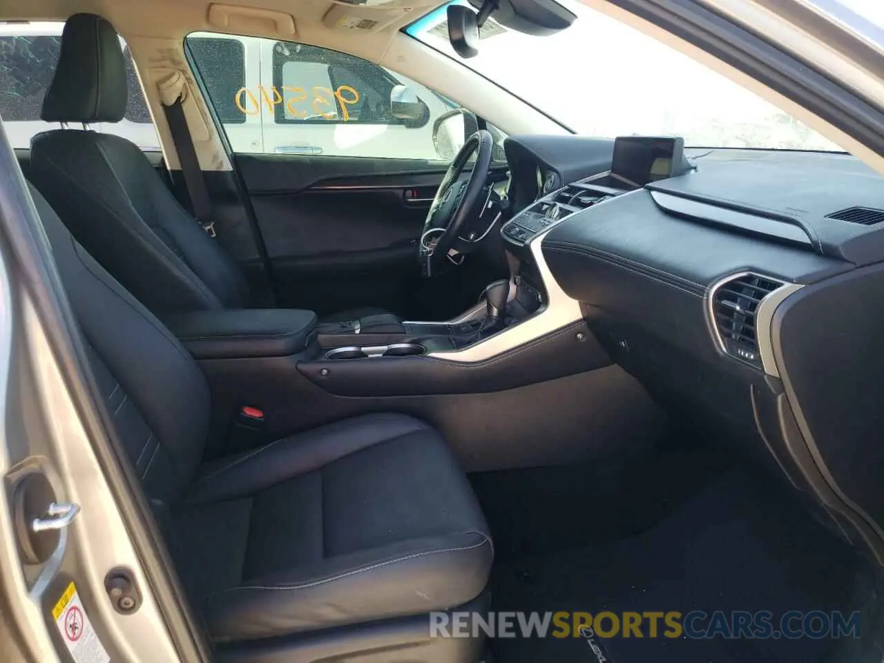 5 fotografías del automóvil dañado JTJBJRBZ5K2118085 LEXUS NX 2019