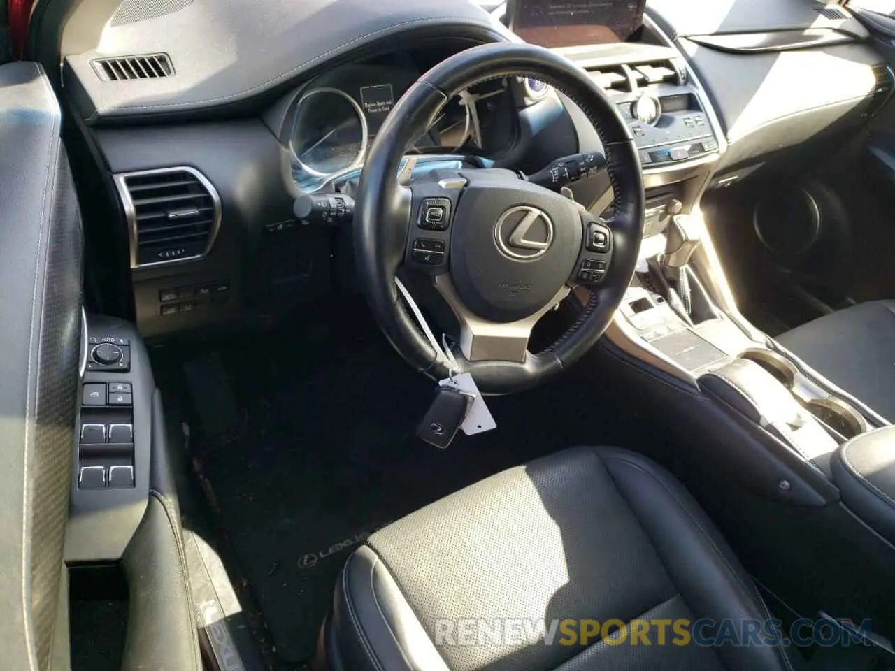 8 fotografías del automóvil dañado JTJBJRBZXK2101377 LEXUS NX 2019