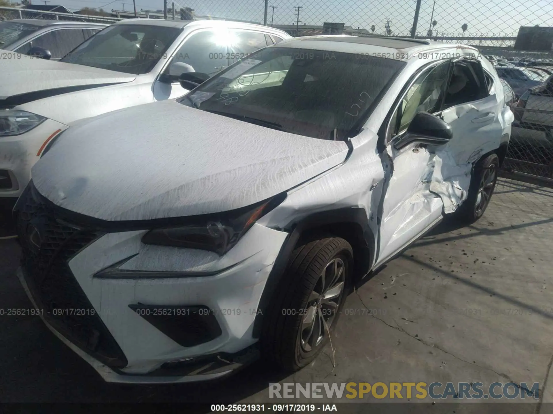 2 fotografías del automóvil dañado JTJYARBZ0K2137220 LEXUS NX 2019