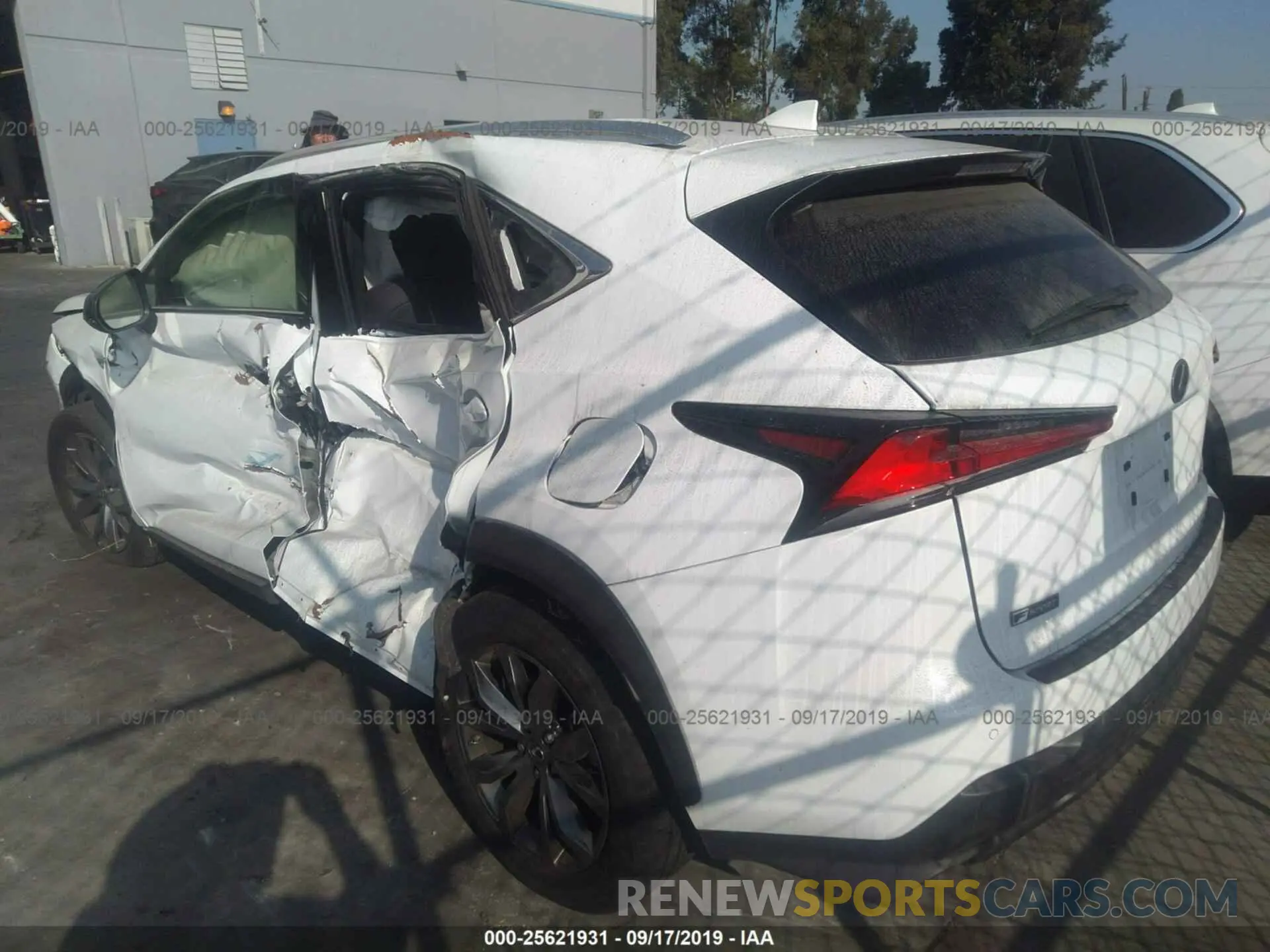 3 fotografías del automóvil dañado JTJYARBZ0K2137220 LEXUS NX 2019