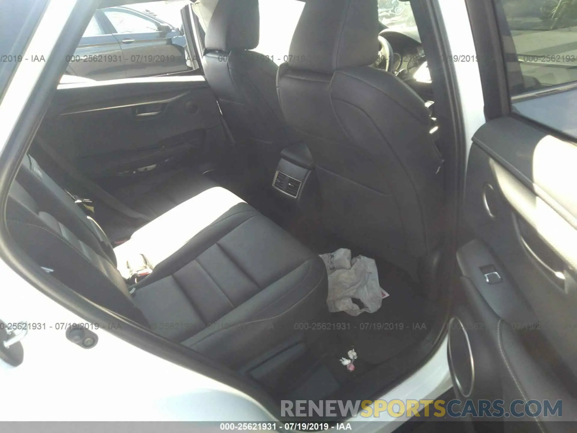 8 fotografías del automóvil dañado JTJYARBZ0K2137220 LEXUS NX 2019