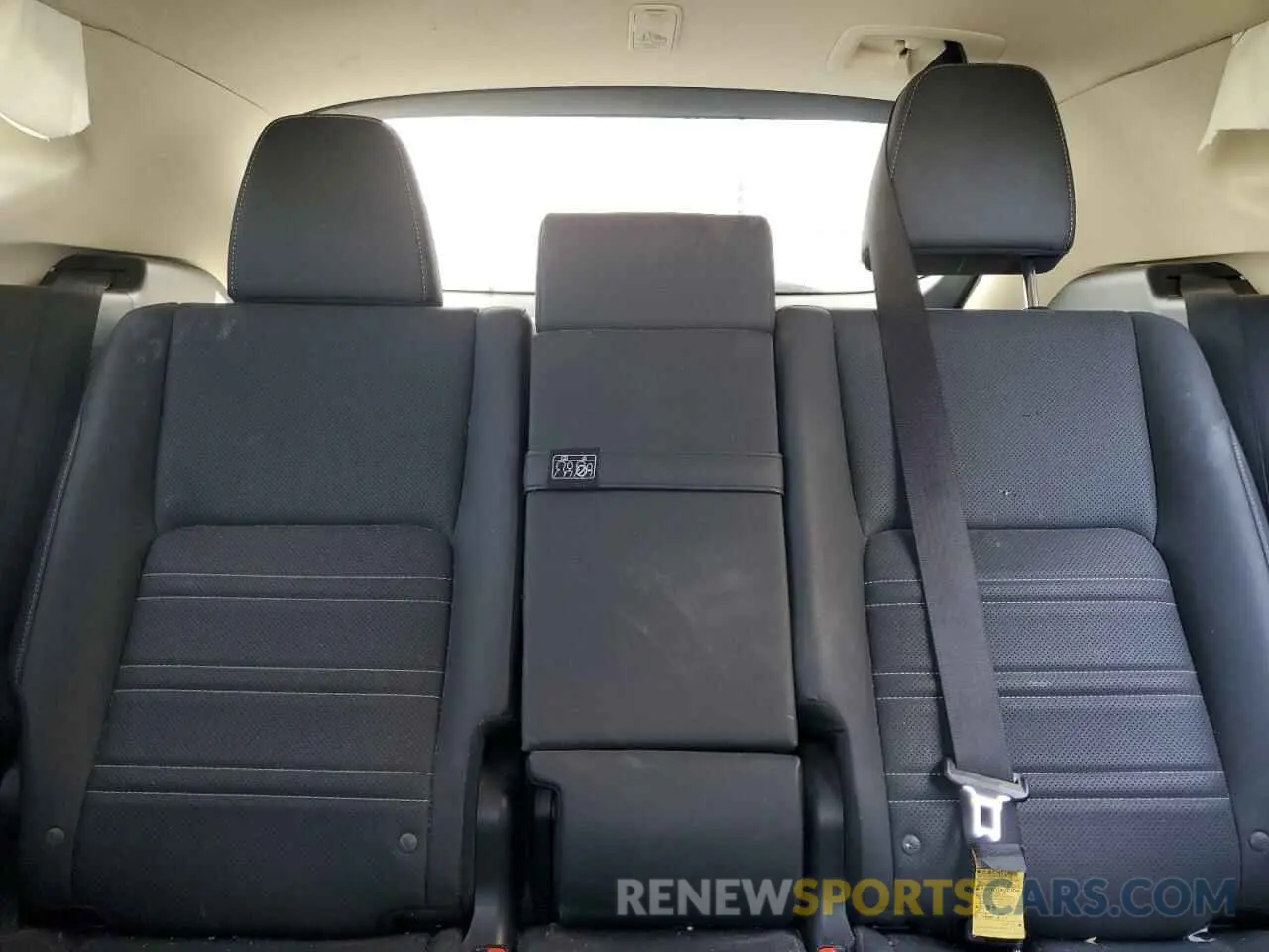 10 fotografías del automóvil dañado JTJYARBZ1K2117204 LEXUS NX 2019