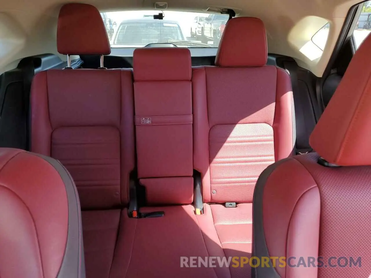 10 fotografías del automóvil dañado JTJYARBZ3K2138538 LEXUS NX 2019