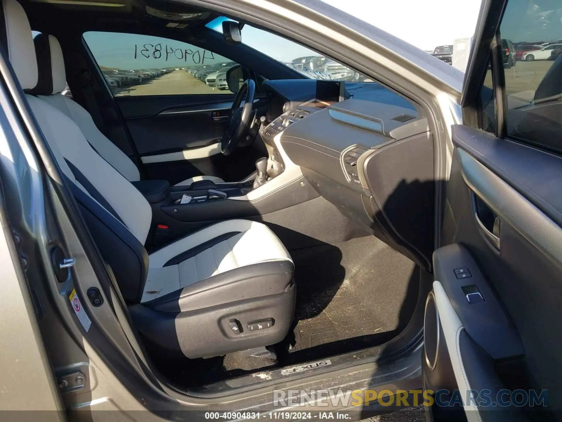 5 fotografías del automóvil dañado JTJYARBZ3K2146168 LEXUS NX 2019