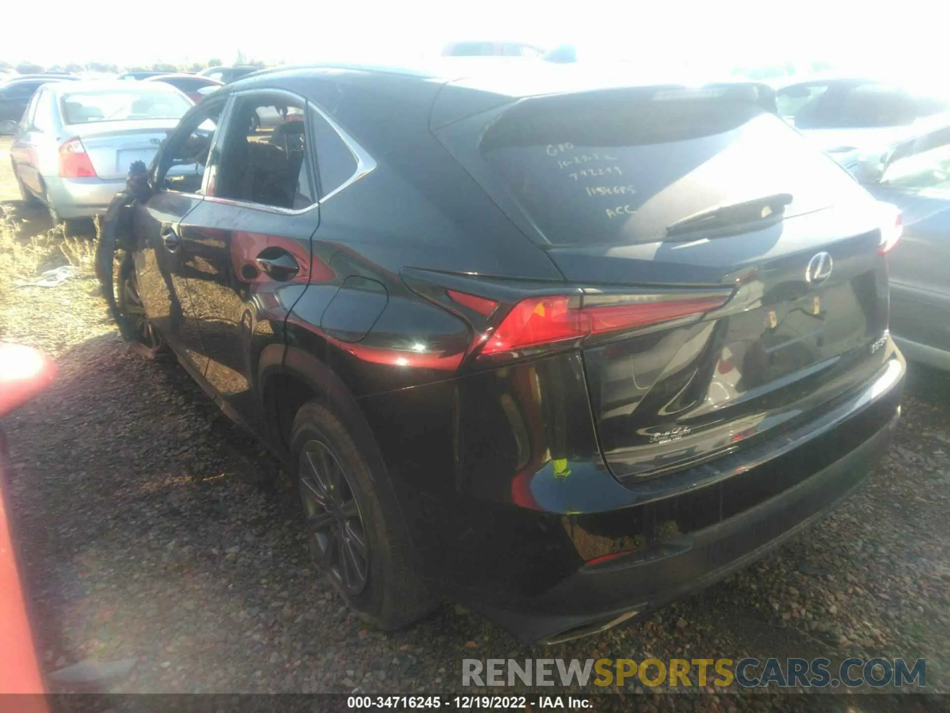3 fotografías del automóvil dañado JTJYARBZ3K2153444 LEXUS NX 2019