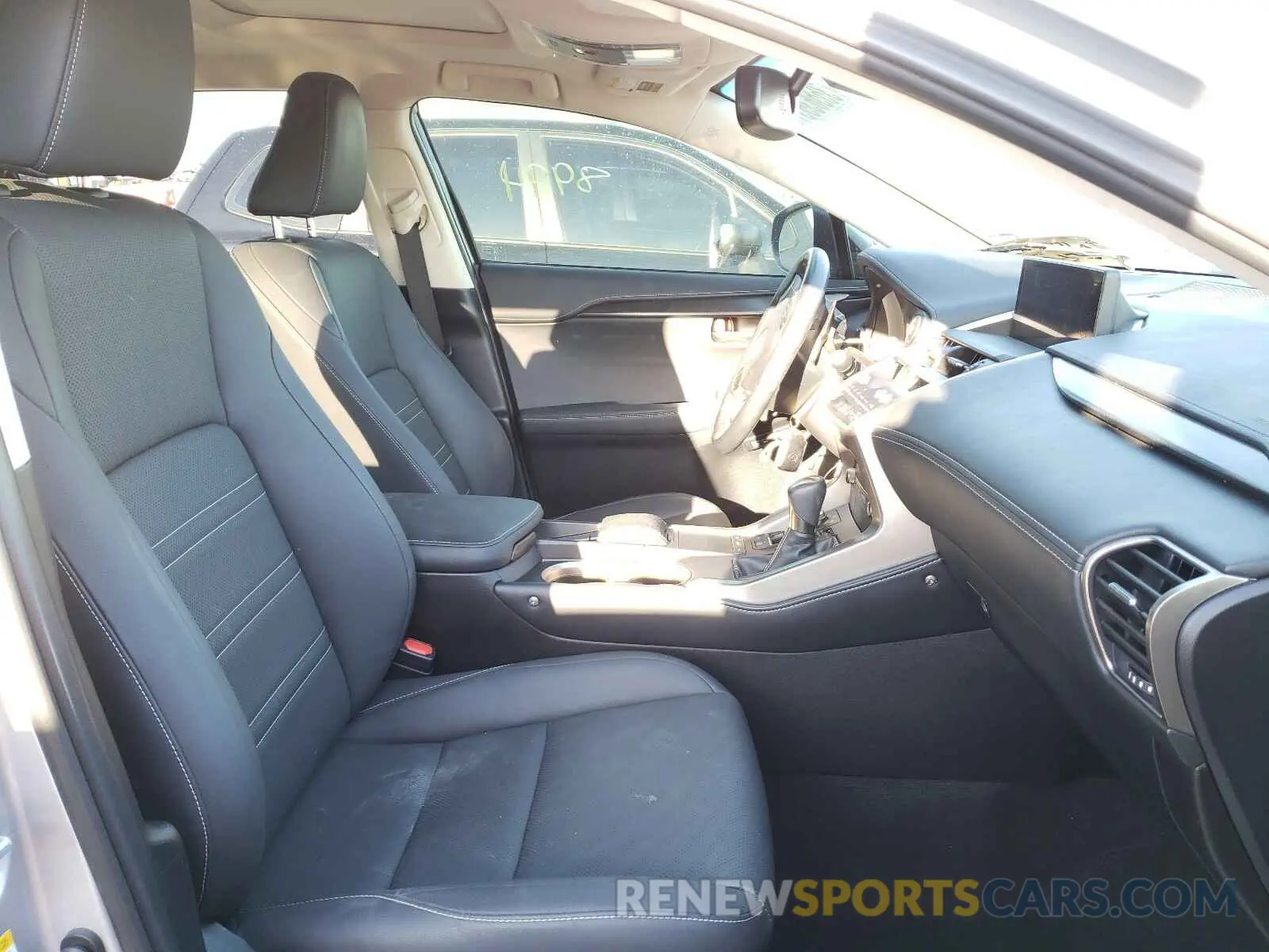 5 fotografías del automóvil dañado JTJYARBZ5K2131445 LEXUS NX 2019
