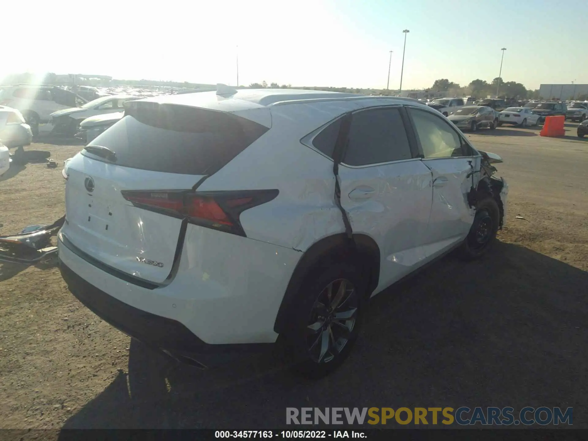 4 fotografías del automóvil dañado JTJYARBZ5K2136998 LEXUS NX 2019