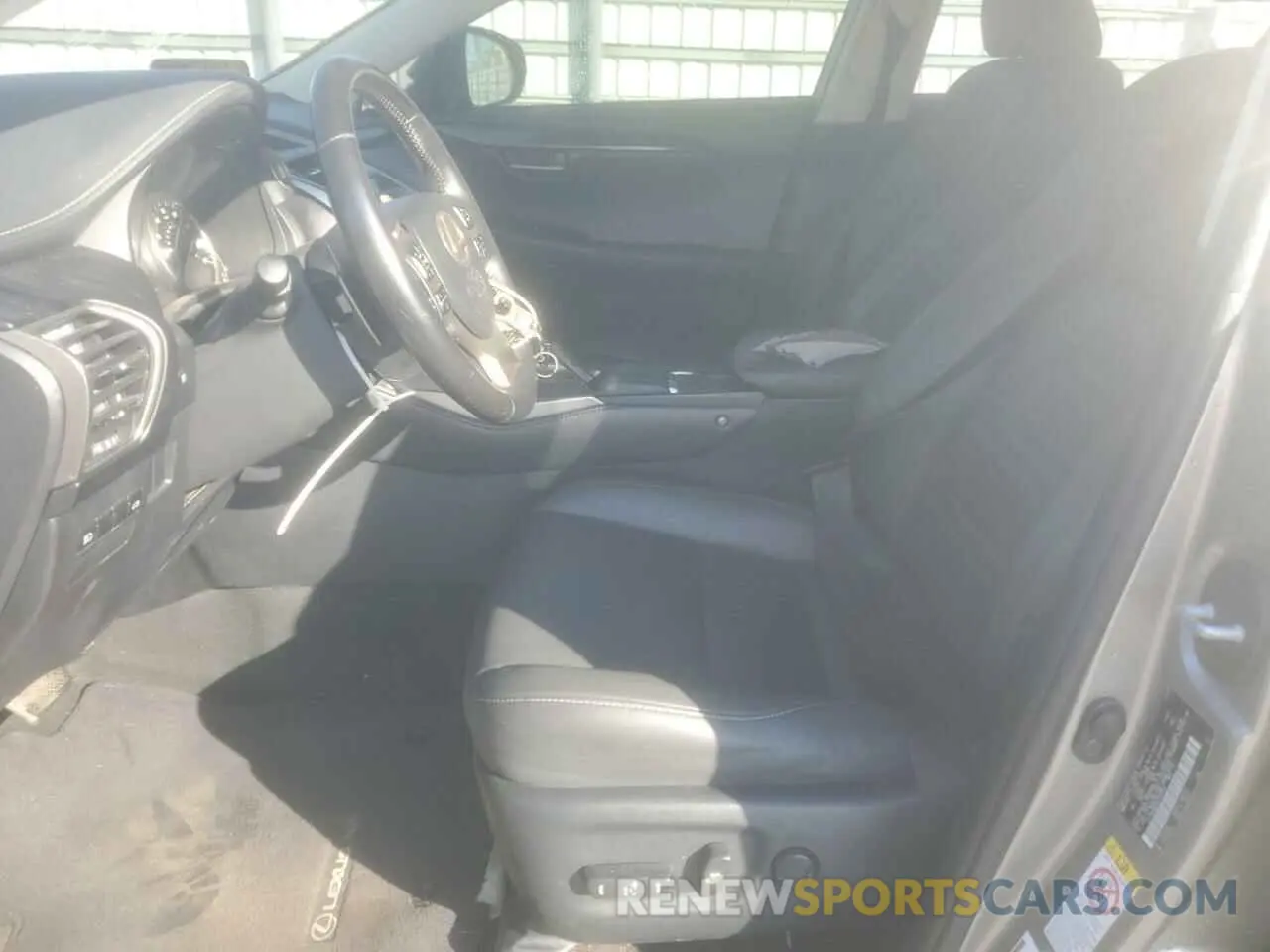 7 fotografías del automóvil dañado JTJYARBZ5K2137973 LEXUS NX 2019