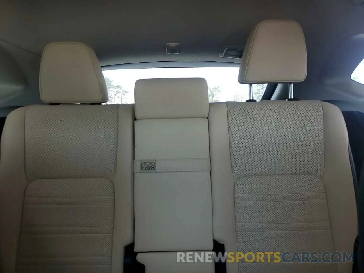 10 fotografías del automóvil dañado JTJYARBZ6K2120986 LEXUS NX 2019