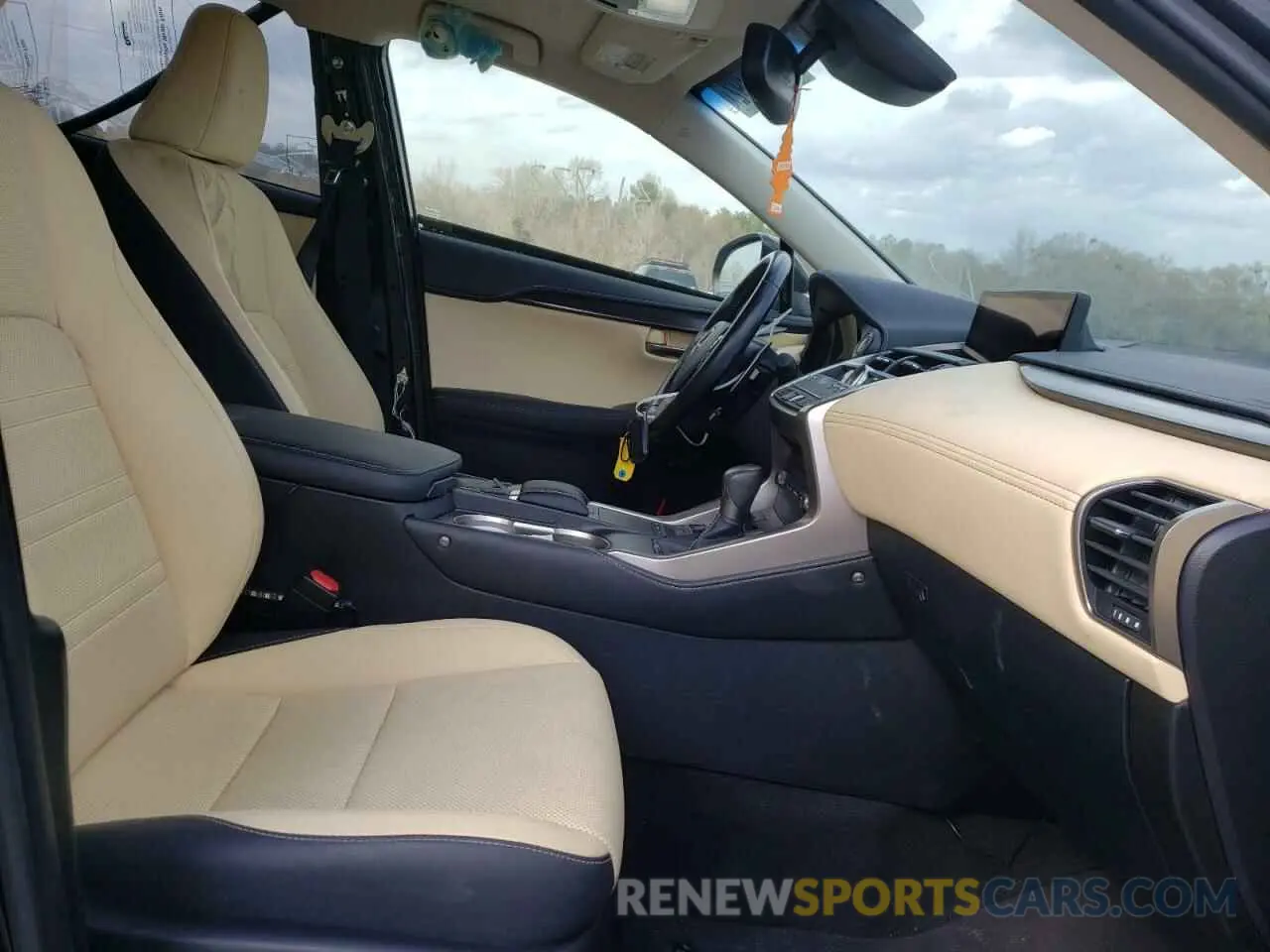 5 fotografías del automóvil dañado JTJYARBZ7K2153298 LEXUS NX 2019