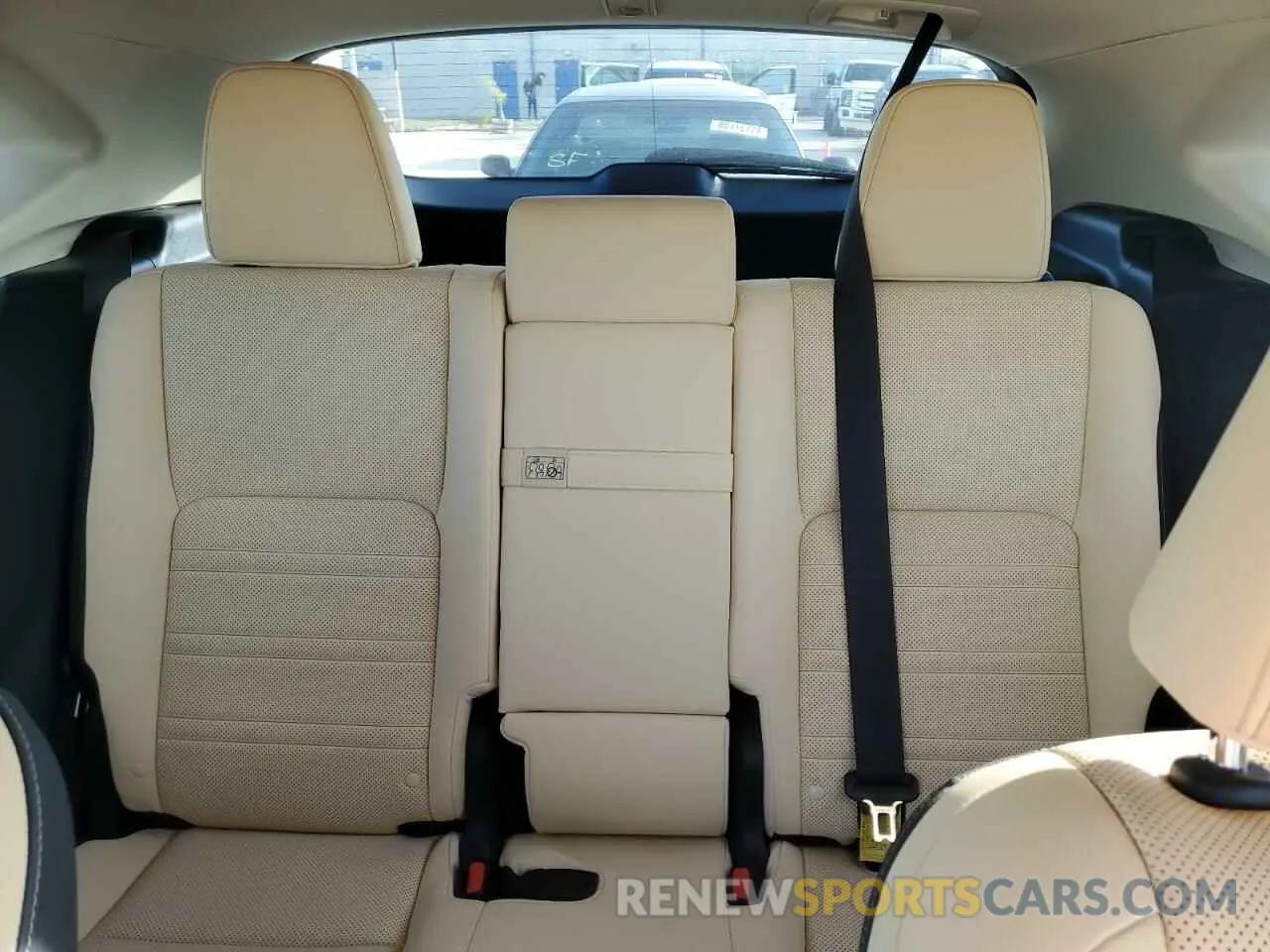 10 fotografías del automóvil dañado JTJYARBZ8K2126613 LEXUS NX 2019