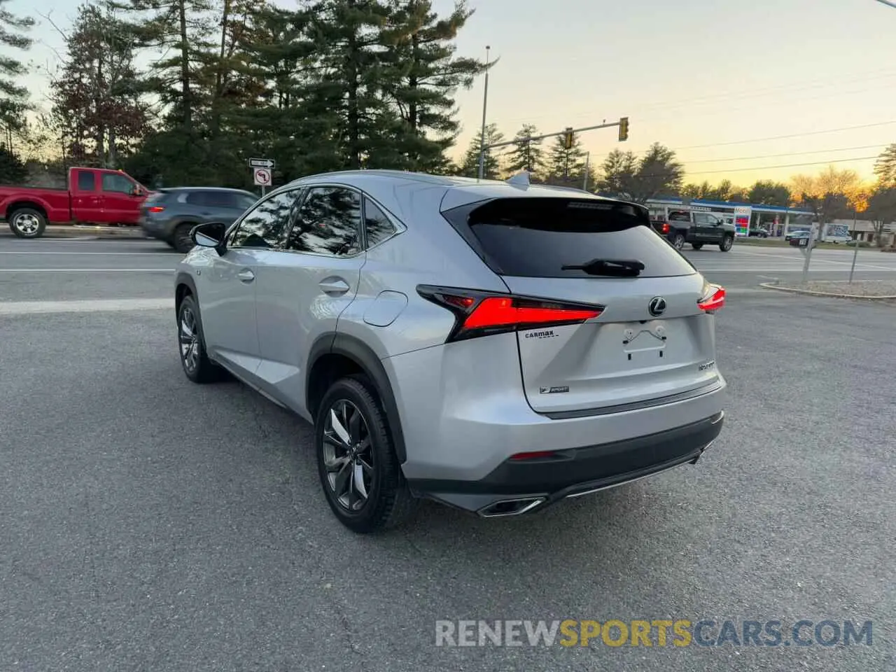4 fotografías del automóvil dañado JTJYARBZ8K2128524 LEXUS NX 2019
