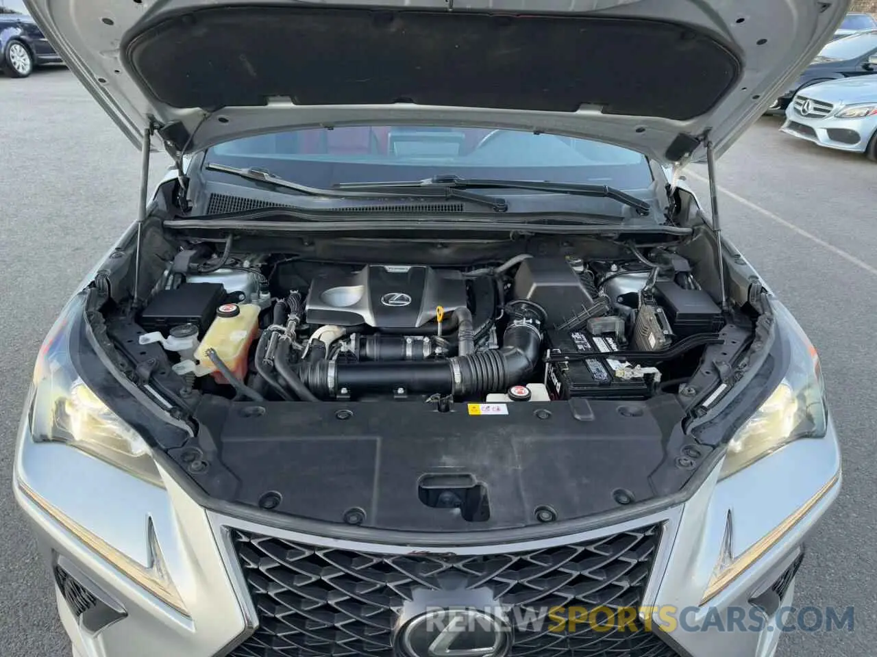 8 fotografías del automóvil dañado JTJYARBZ8K2128524 LEXUS NX 2019