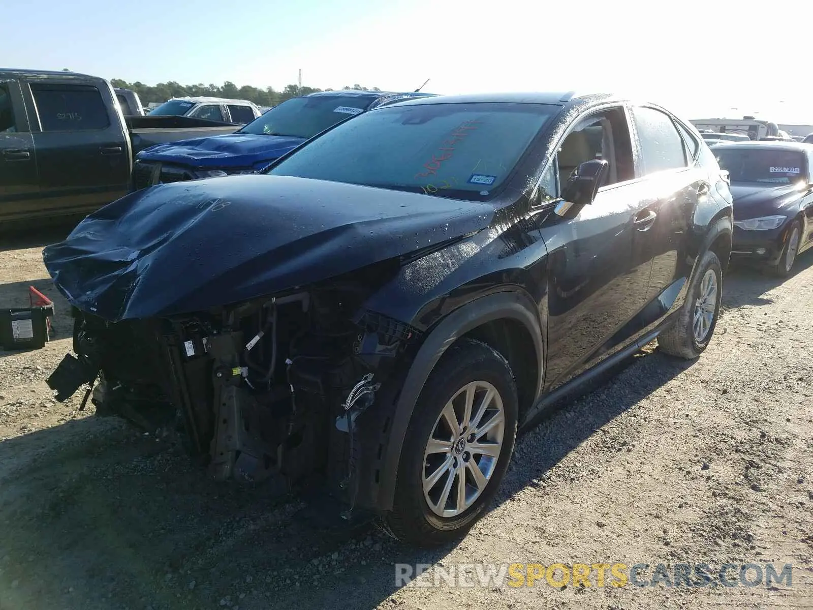 2 fotografías del automóvil dañado JTJYARBZ9K2131027 LEXUS NX 2019