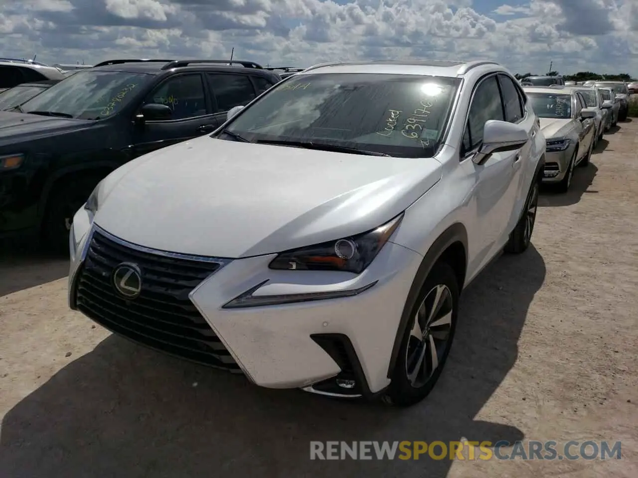 2 fotografías del automóvil dañado JTJYARBZXK2117749 LEXUS NX 2019