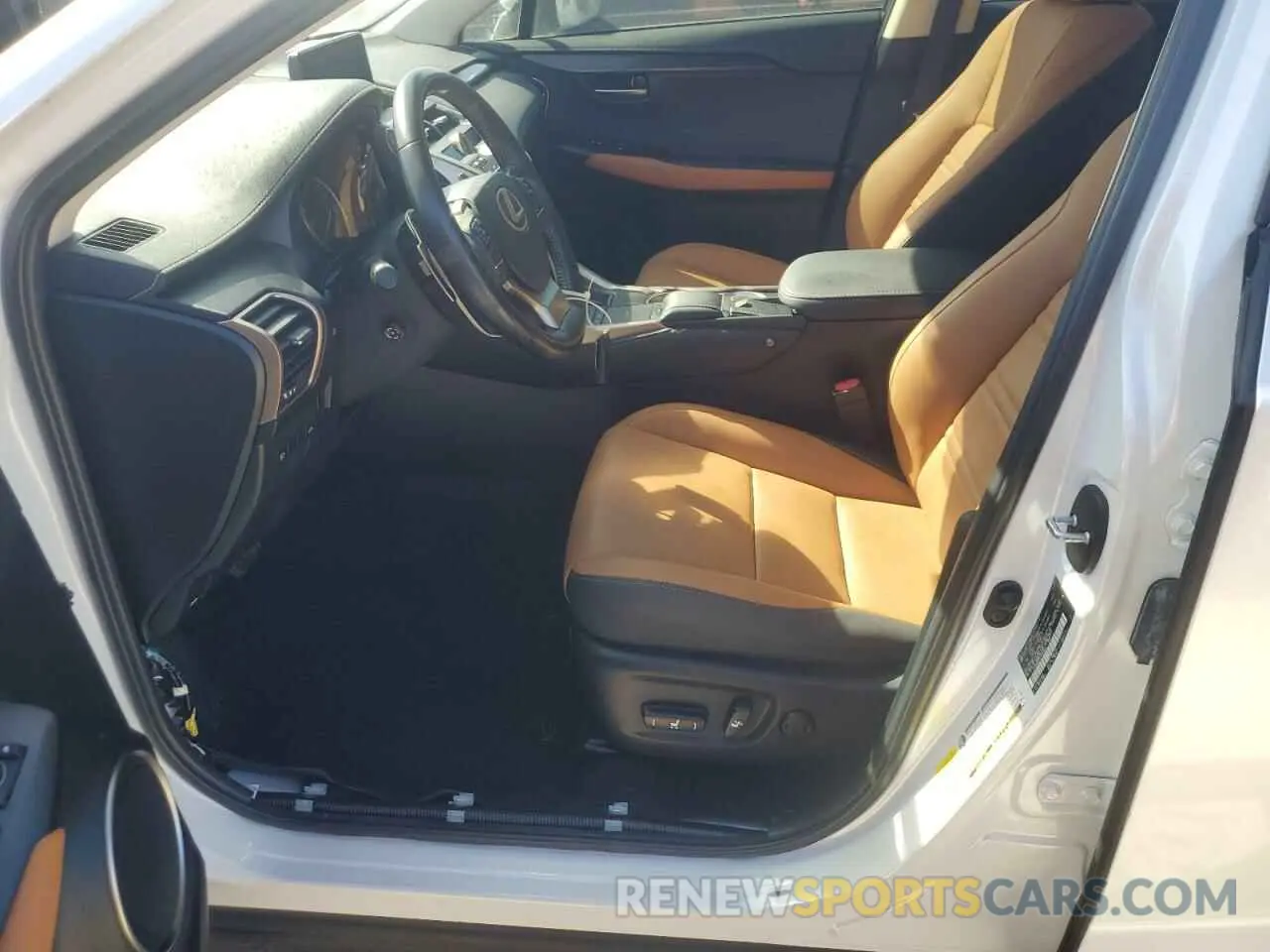 7 fotografías del automóvil dañado JTJAARBZ0L5001493 LEXUS NX 2020