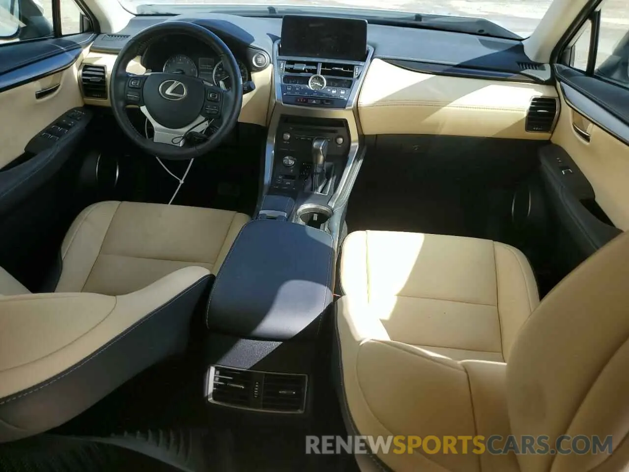 8 fotografías del automóvil dañado JTJAARBZ2L2175079 LEXUS NX 2020