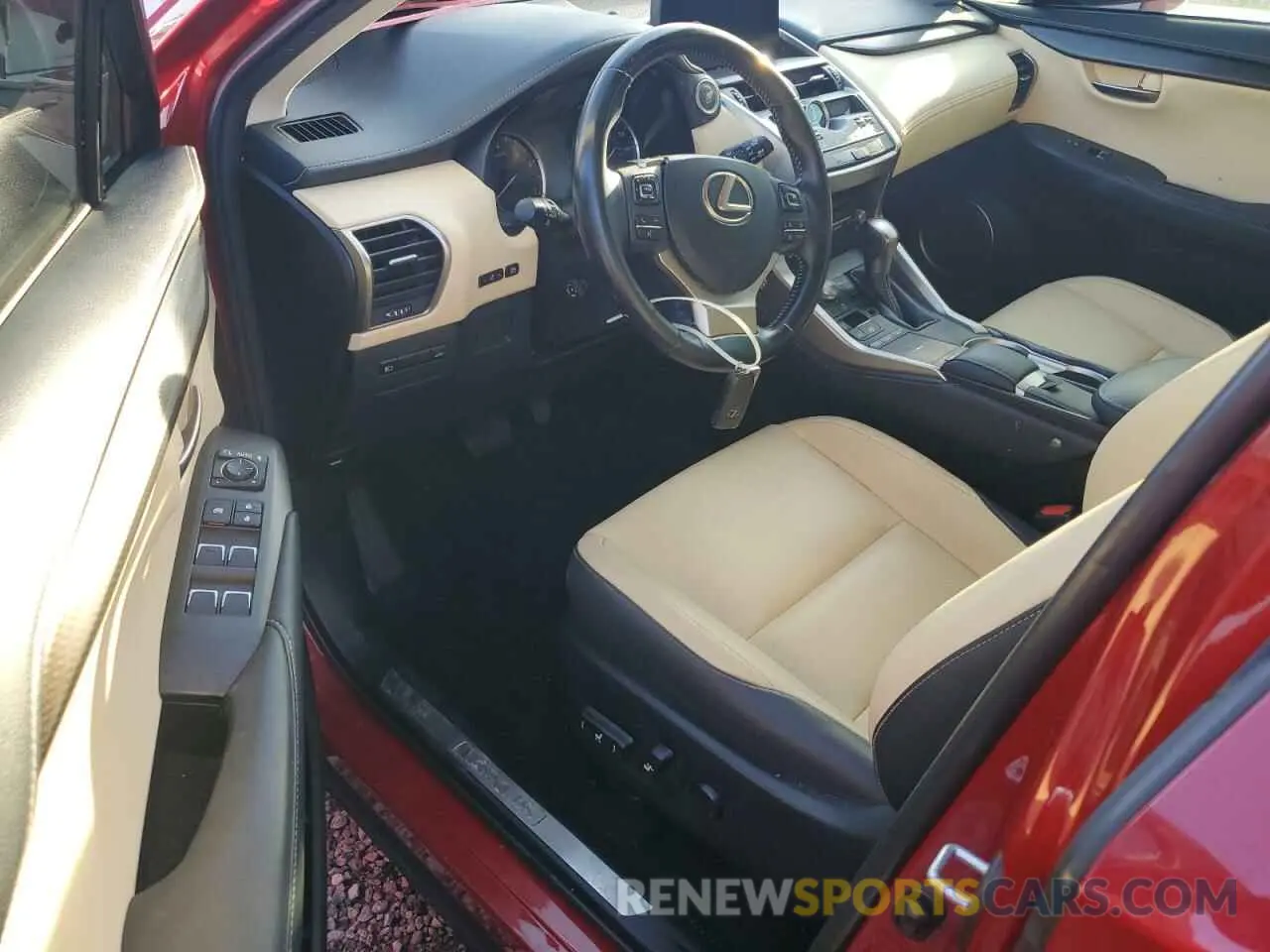 8 fotografías del automóvil dañado JTJAARBZ2L5020403 LEXUS NX 2020