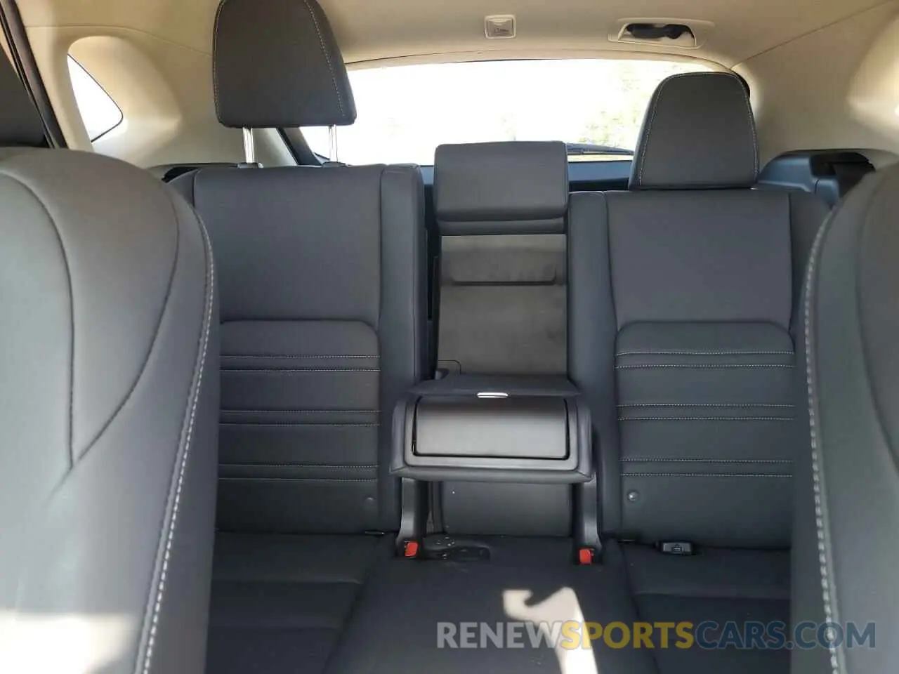 10 fotografías del automóvil dañado JTJAARBZ3L5011774 LEXUS NX 2020