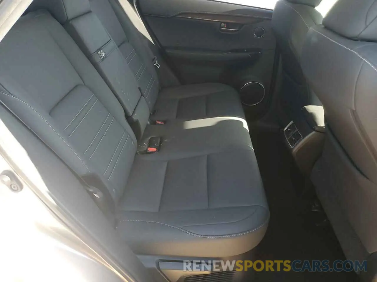 11 fotografías del automóvil dañado JTJAARBZ3L5011774 LEXUS NX 2020