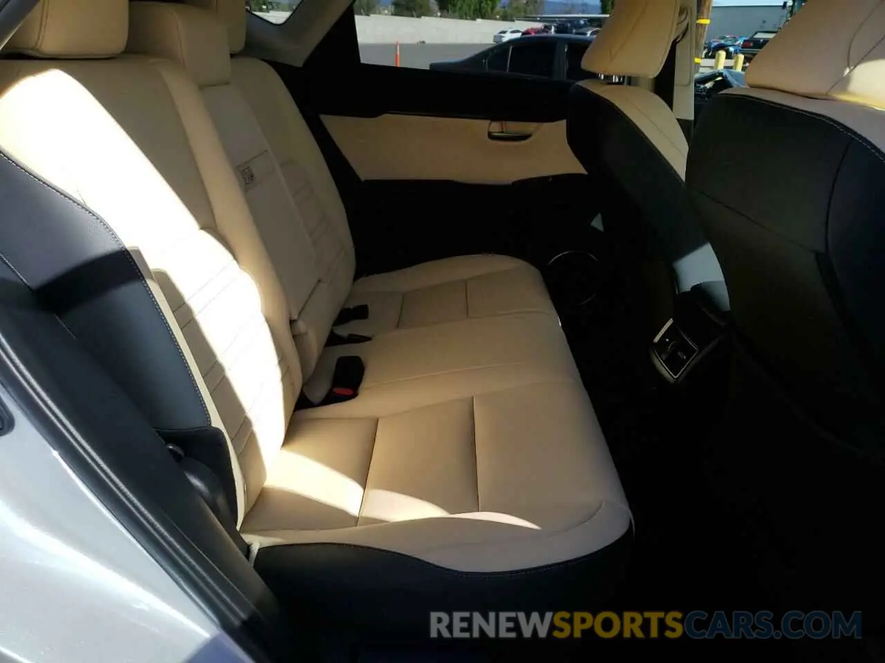 10 fotografías del automóvil dañado JTJAARBZ6L5010795 LEXUS NX 2020