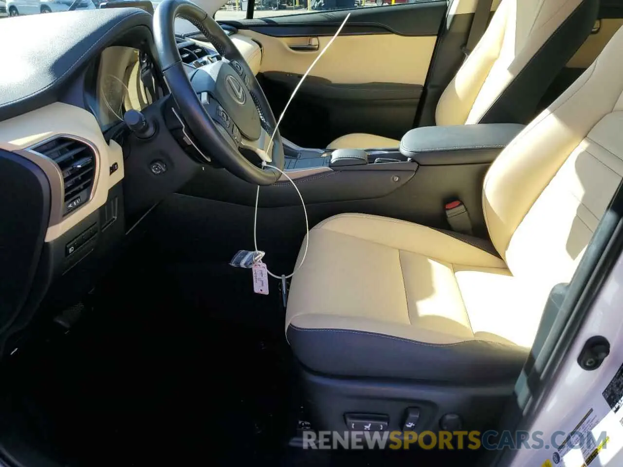 7 fotografías del automóvil dañado JTJAARBZ6L5010795 LEXUS NX 2020