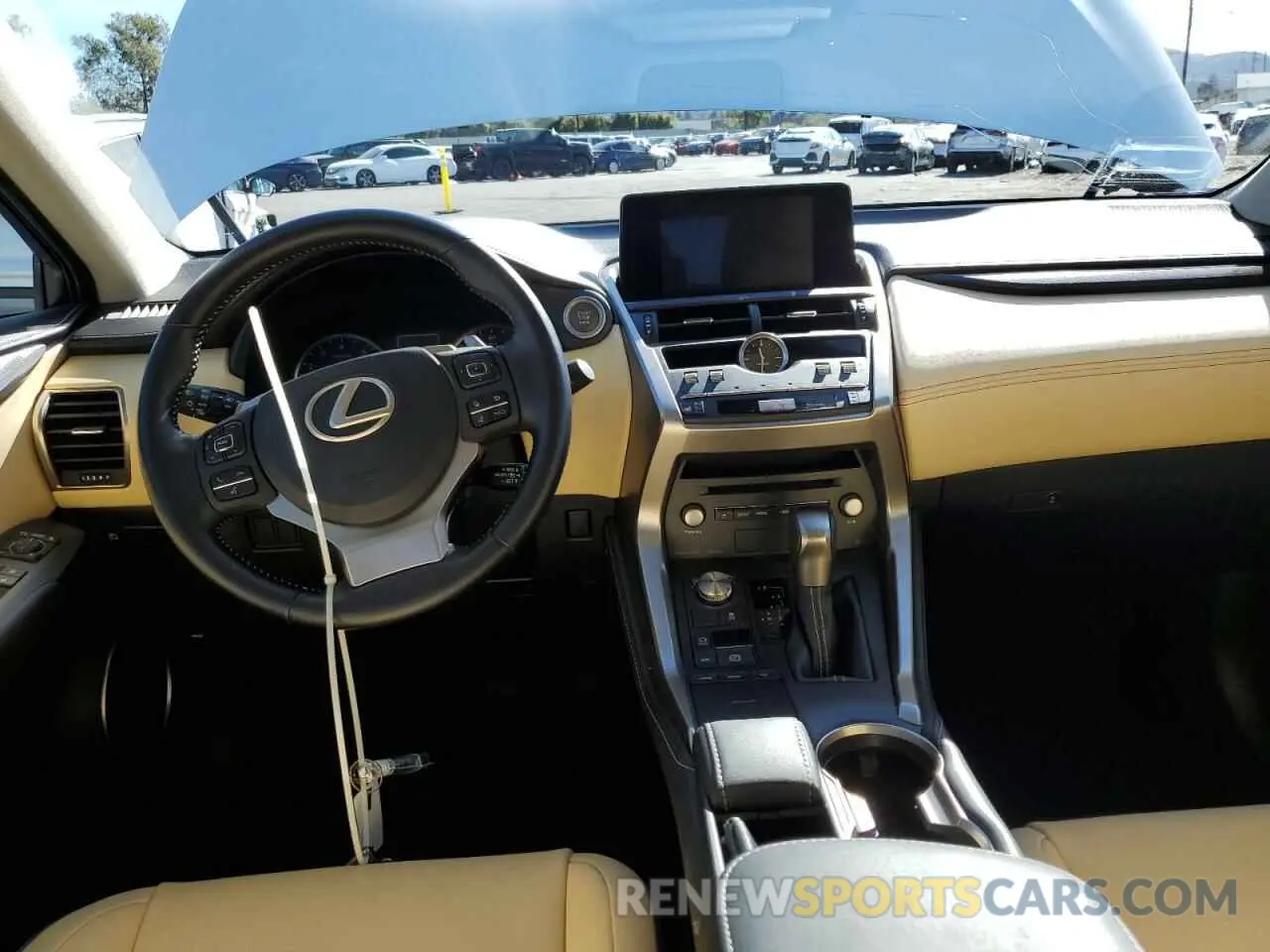 8 fotografías del automóvil dañado JTJAARBZ6L5010795 LEXUS NX 2020
