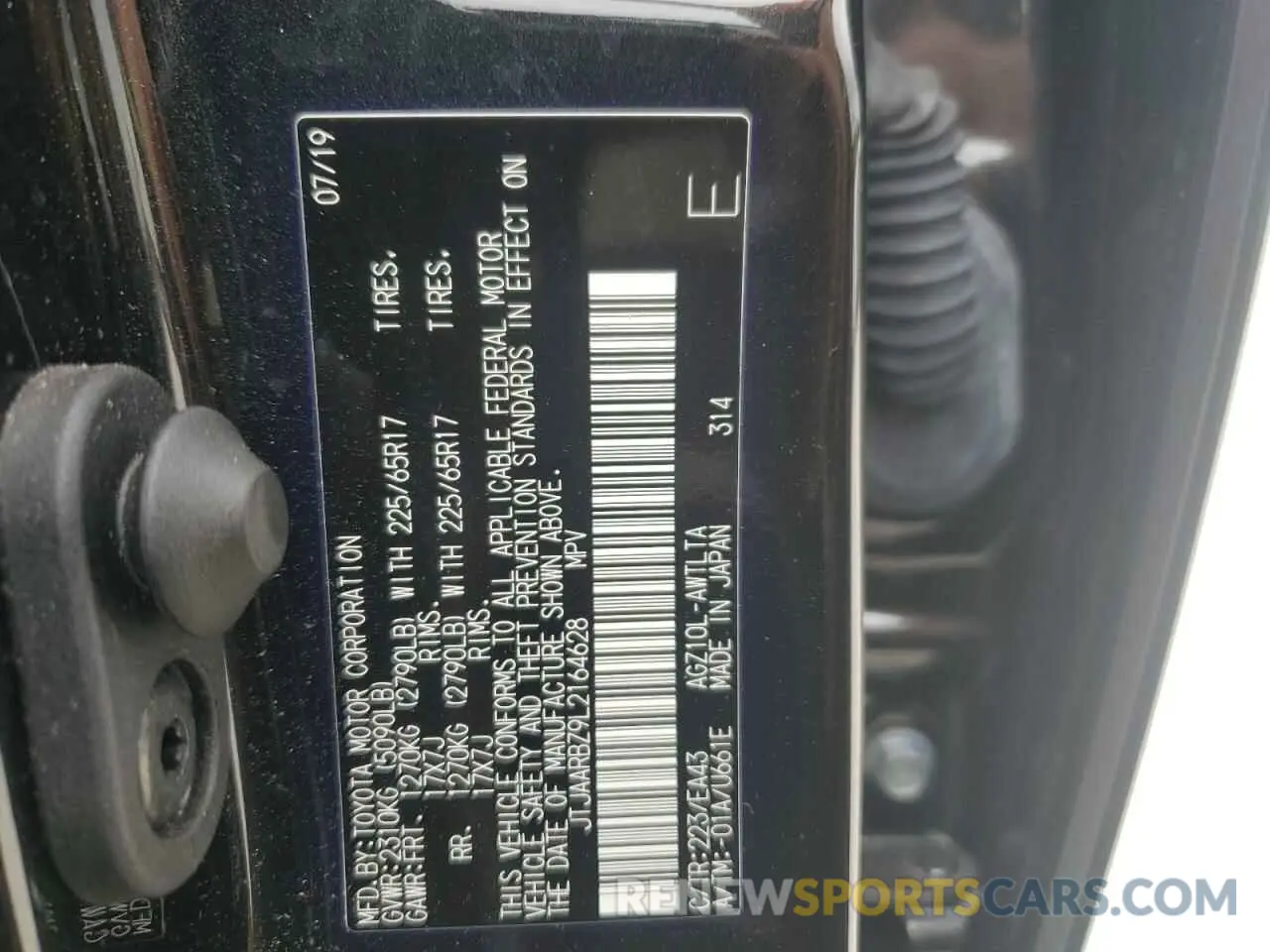 13 fotografías del automóvil dañado JTJAARBZ9L2164628 LEXUS NX 2020