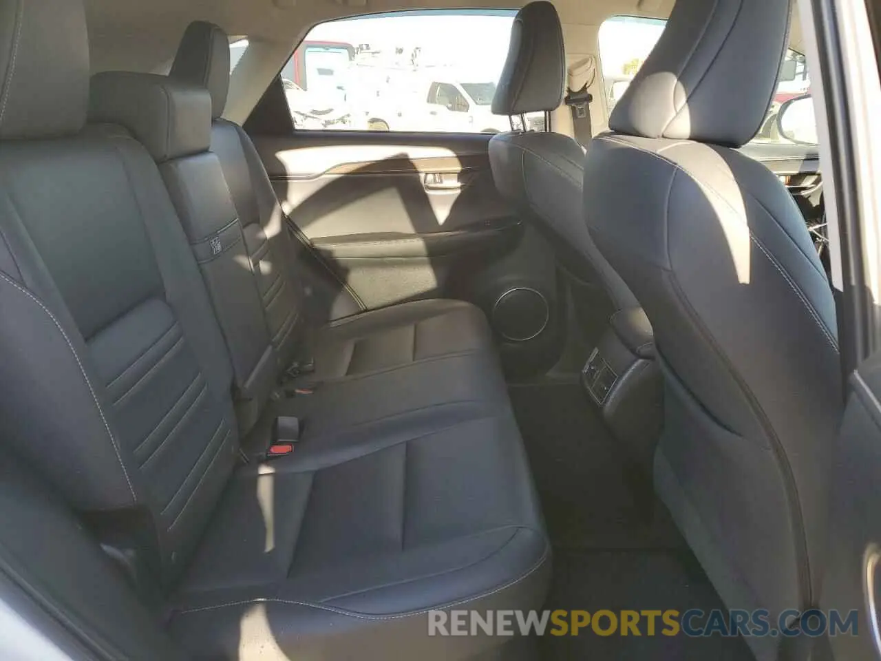 10 fotografías del automóvil dañado JTJAARBZ9L2174253 LEXUS NX 2020