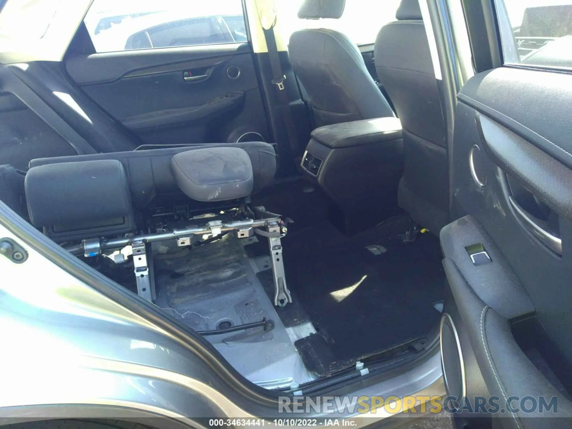 8 fotografías del automóvil dañado JTJAARBZXL2166081 LEXUS NX 2020