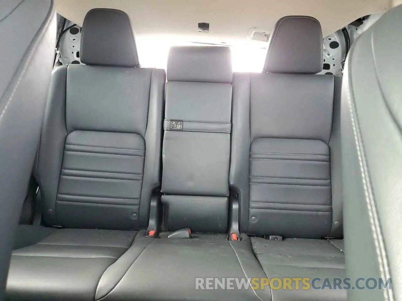 10 fotografías del automóvil dañado JTJAARDZ0L5001846 LEXUS NX 2020