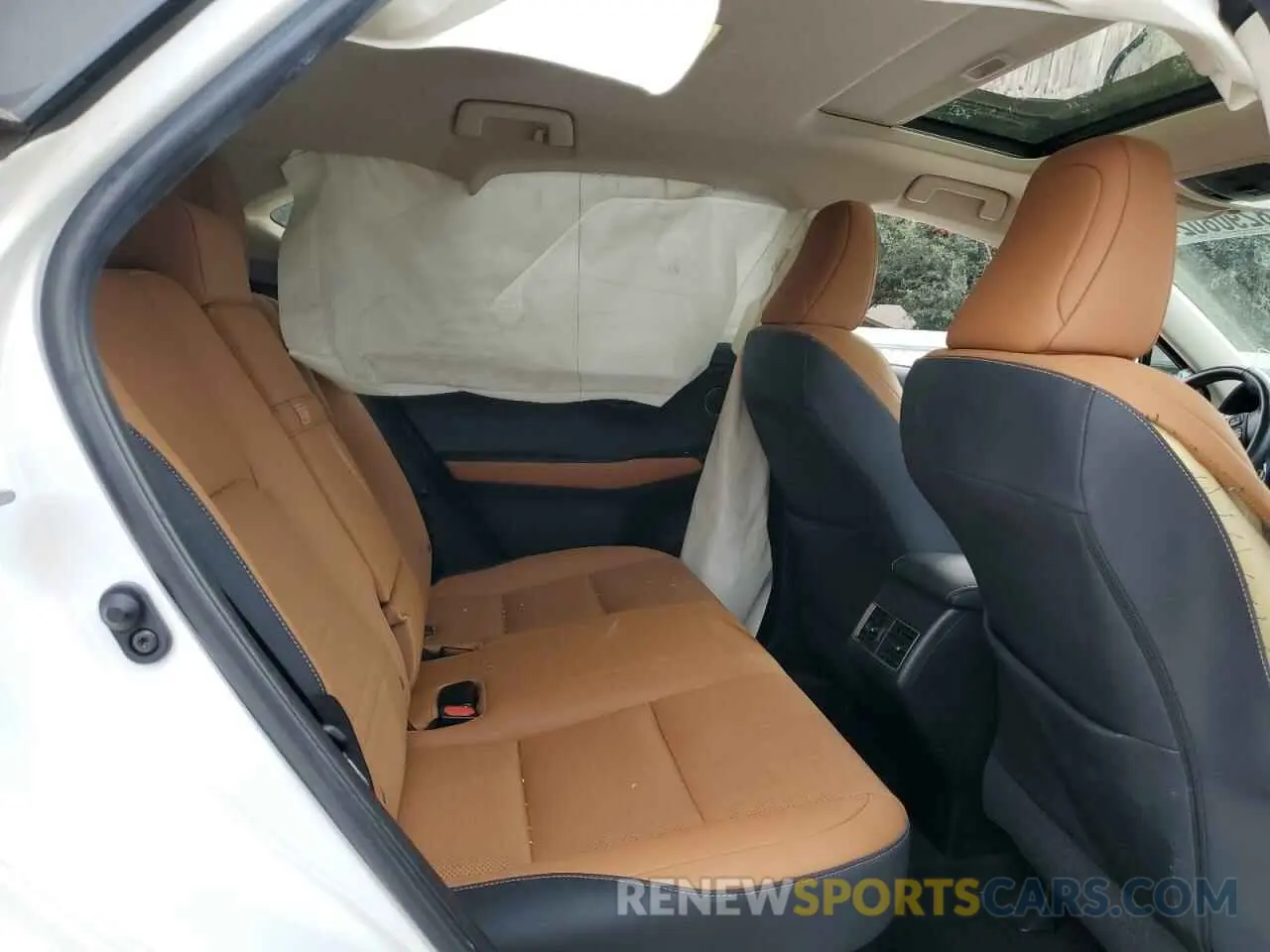 11 fotografías del automóvil dañado JTJDARBZ0L2173960 LEXUS NX 2020